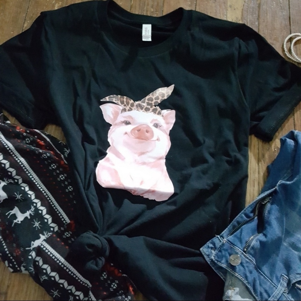 Graphic T-Shirt, Women's, sizes small -large - Picture 3 of 5